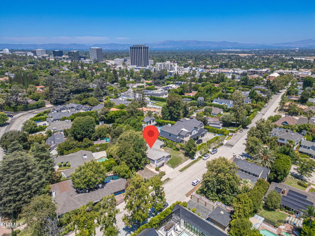 4369 Firmament Avenue, Encino CA: https://media.crmls.org/mediaz/b102aae6-6e7a-40dd-ab46-e8edf31f2311.jpg