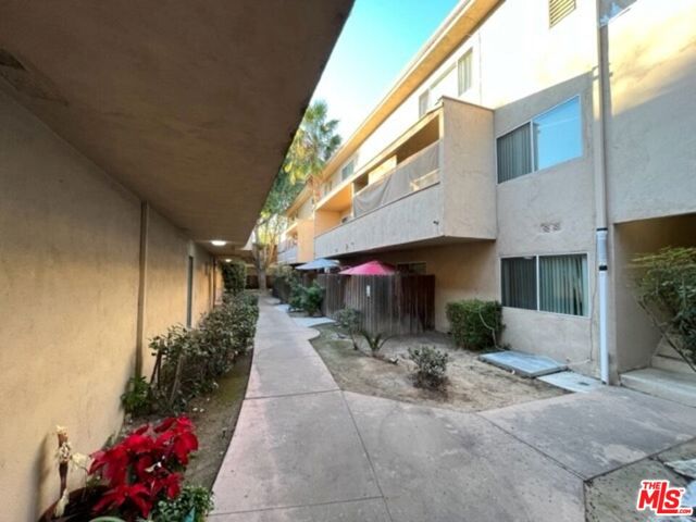 8567 Balboa Boulevard, Northridge CA: https://media.crmls.org/mediaz/b1036567-8856-424d-821c-2405fc382a53.jpg