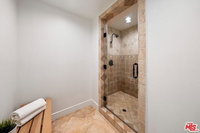 8027 Floral Avenue, Los Angeles CA: https://media.crmls.org/mediaz/b1036672-7d5c-4b15-a52a-3a4647556b9b.jpg