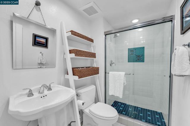 102 Monasterio Ct, San Ramon CA: https://media.crmls.org/mediaz/b10369ac-4680-4578-88f2-3891df287844.jpg