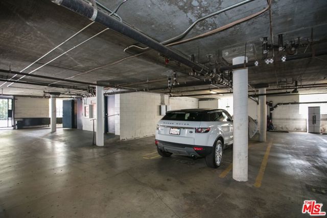 1940 N HIGHLAND Avenue, Los Angeles CA: https://media.crmls.org/mediaz/b103e4a7-c6f3-41b7-9708-d54d6cf88299.jpg