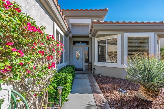 78390 Sterling Lane, Palm Desert CA: https://media.crmls.org/mediaz/b103fb83-c414-481f-b0e1-19907404b1e6.jpg