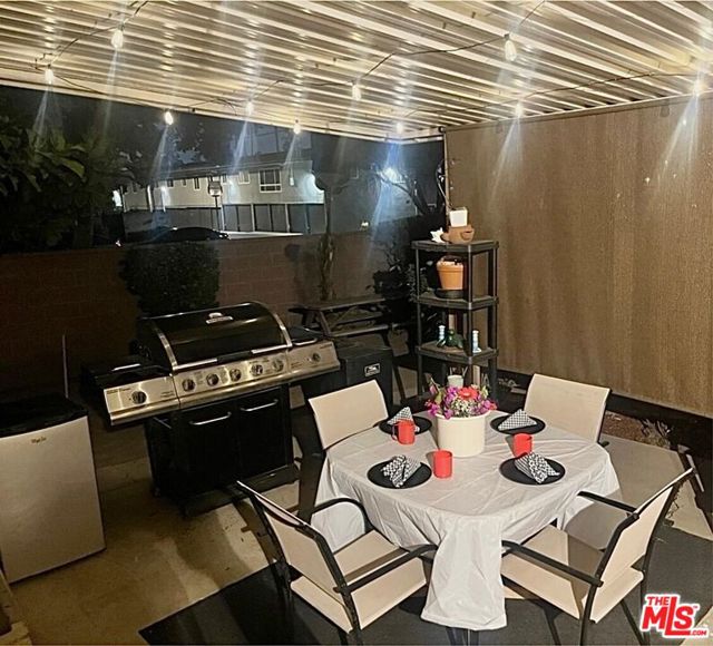 10725 S 8th Avenue, Inglewood CA: https://media.crmls.org/mediaz/b1040e4d-5fee-49db-a968-7486c1e2d7cb.jpg