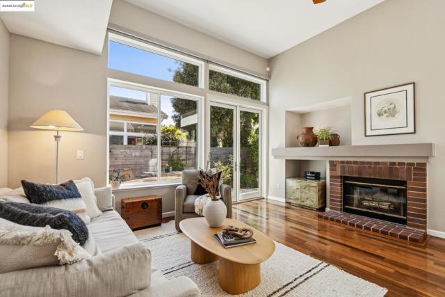 26 Farallon Ct, Richmond CA: https://media.crmls.org/mediaz/b10457de-ed7f-4b86-bd09-cd02c35b0bad.jpg