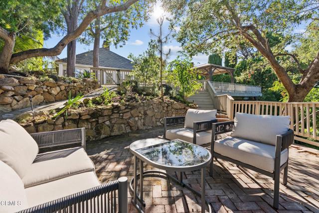 Detail Gallery Image 36 of 45 For 2596 Wallingford Dr, Beverly Hills,  CA 90210 - 4 Beds | 3/1 Baths