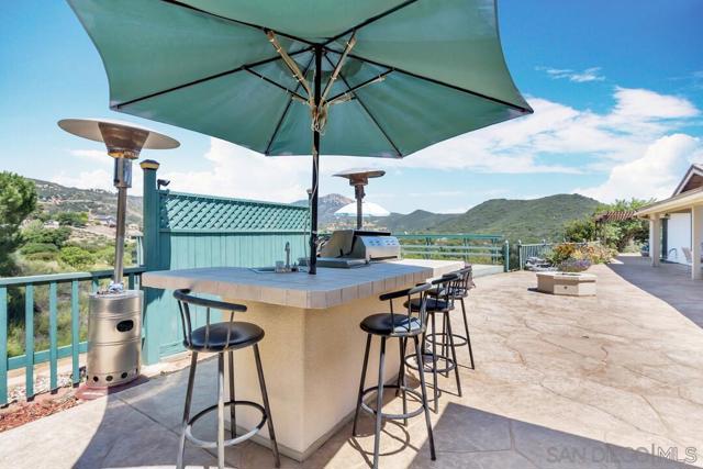 3176 Via Viejas, Alpine CA: https://media.crmls.org/mediaz/b105b63e-9105-46a4-9aa4-81ac57e0d7ce.jpg