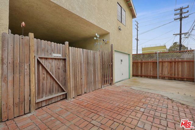 717 Marco Place, Venice CA: https://media.crmls.org/mediaz/b10644c0-3791-4225-b228-aaf92ff9d628.jpg