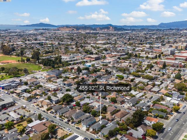 455 32nd St, Richmond CA: https://media.crmls.org/mediaz/b10652f0-449c-4c46-a360-dd9ce93695d2.jpg