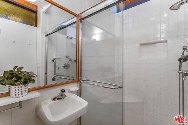 8554 Day Street, Sunland CA: https://media.crmls.org/mediaz/b10670c4-cf2a-4f8f-b7b4-e56da4fdf1e4.jpg