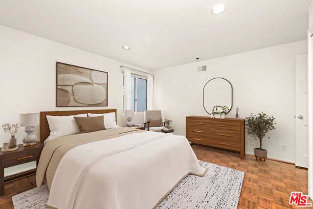 16449 Akron Street, Pacific Palisades CA: https://media.crmls.org/mediaz/b106bbd9-6945-4468-9dfa-6c0da6f25f42.jpg