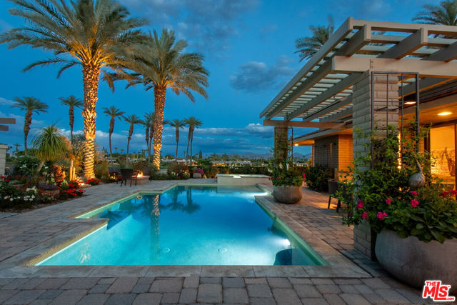 4 Trinity Court, Rancho Mirage CA: https://media.crmls.org/mediaz/b106c703-6b33-464c-b1bf-0351f115c553.jpg