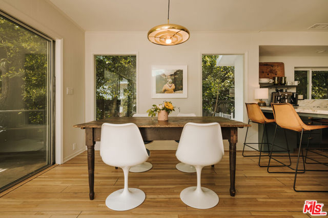 2610 Mandeville Canyon Road, Los Angeles CA: https://media.crmls.org/mediaz/b106e663-8ffb-4ced-a366-0ffccd71bfe9.jpg