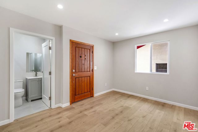 120 W Ellis Avenue, Inglewood CA: https://media.crmls.org/mediaz/b106e687-a1b1-4231-999b-6e734b68806a.jpg