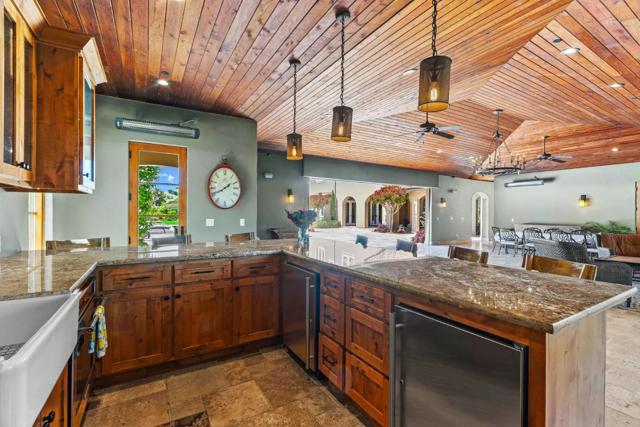 1405 Lakeview Court, San Martin CA: https://media.crmls.org/mediaz/b1075a9b-ebd9-4c5a-8ac5-aaec0c3707dc.jpg