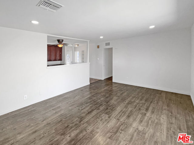 2294 Caldwell Avenue photo 7