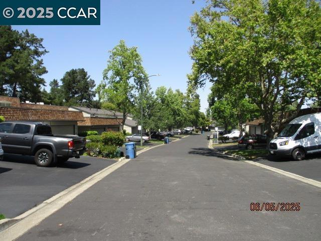 1894 Cannon Dr, Walnut Creek CA: https://media.crmls.org/mediaz/b10a4ec7-23f2-4300-9da9-fb84f65122b8.jpg