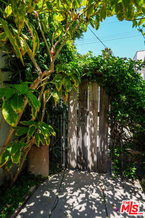 523 S Coronado Street, Los Angeles CA: https://media.crmls.org/mediaz/b10b14d6-ee2f-4b84-8b9e-e1be80d00f9c.jpg