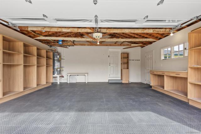 951 Skylark Dr, La Jolla CA: https://media.crmls.org/mediaz/b10b920a-103f-4d6c-93ac-c97c1882de51.jpg