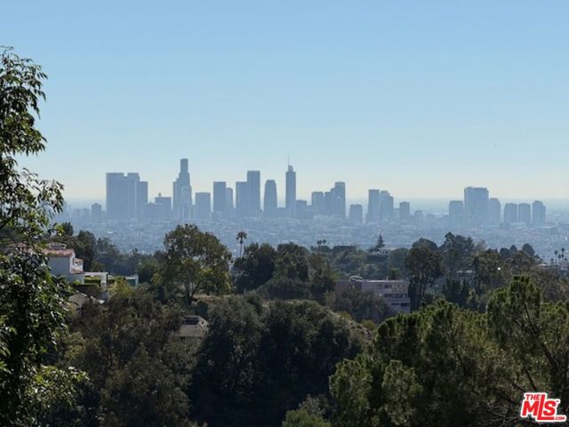 6240 Mulholland Highway, Los Angeles CA: https://media.crmls.org/mediaz/b10b9397-8925-4992-9147-8bc0eedbf7b0.jpg