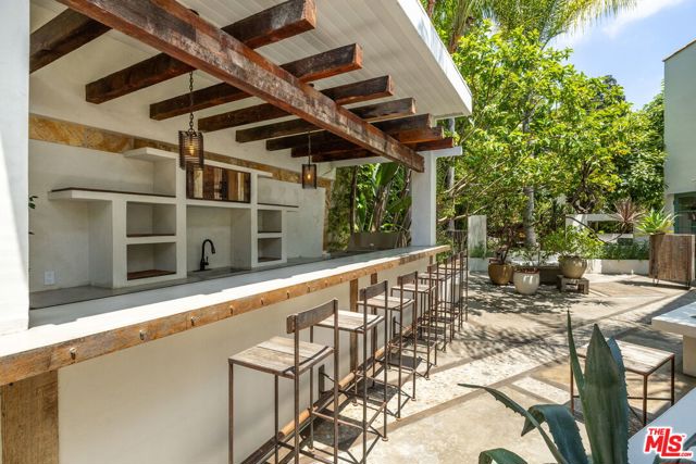 8249 Marmont Lane, Los Angeles CA: https://media.crmls.org/mediaz/b10ccc1f-312b-40f6-9212-d34dc5275ffb.jpg