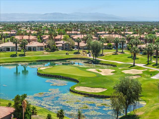 55340 Southern, La Quinta CA: https://media.crmls.org/mediaz/b10cfaeb-106b-435b-a75a-d94620cb2ca0.jpg