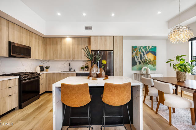 Detail Gallery Image 9 of 46 For 178 S Euclid Ave #402,  Pasadena,  CA 91101 - 2 Beds | 2 Baths