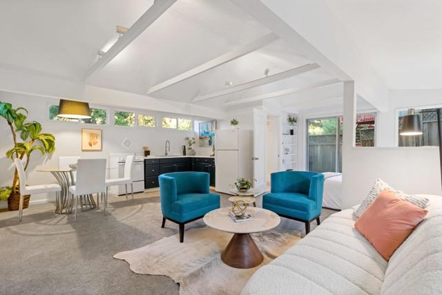 1019 Los Trancos Road, Portola Valley CA: https://media.crmls.org/mediaz/b10e7e4d-194c-46dc-8e38-07198e2f5684.jpg