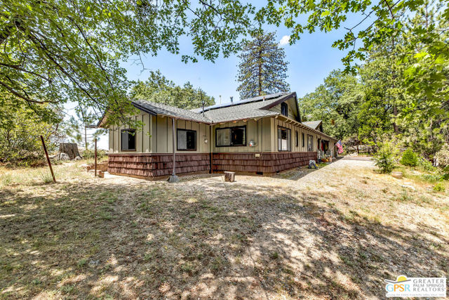 21395 Highway 243, Idyllwild CA: https://media.crmls.org/mediaz/b10f0dd3-e7cb-47de-ae28-e07914d5918c.jpg