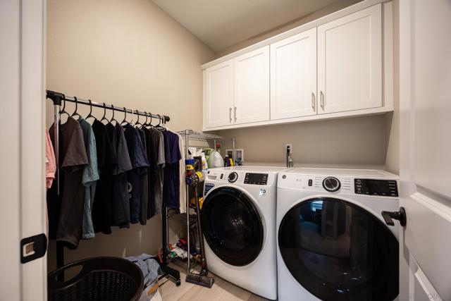 2097 Bluestone Cir, Chula Vista CA: https://media.crmls.org/mediaz/b10f4bff-9e9b-42b9-819a-9572c93adb56.jpg