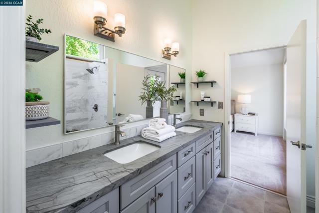 Image 28 of 52 For 1006 Howard Hills Rd