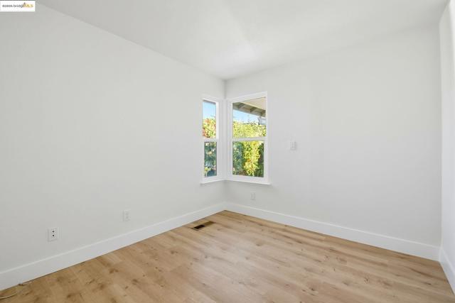 1486 Waverly Way, Pittsburg CA: https://media.crmls.org/mediaz/b1118394-b9bf-4436-8823-12c59b62e627.jpg