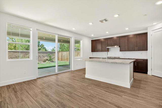 6640 Silverleaf Court, Tracy CA: https://media.crmls.org/mediaz/b1119cb7-702c-49f3-ab11-1c24712795d0.jpg
