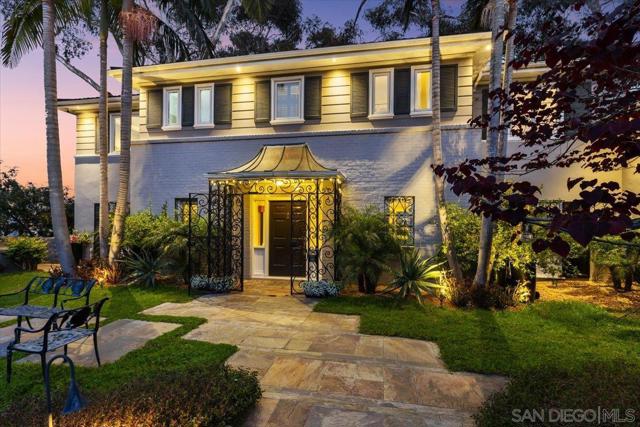 2205 Locust St, San Diego CA: https://media.crmls.org/mediaz/b111a569-dd16-4e7c-9c84-60bc5fc30bbf.jpg