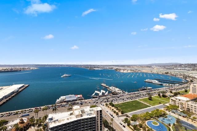 1325 Pacific Hwy, San Diego CA: https://media.crmls.org/mediaz/b111a840-ff42-42a7-893b-1b99f8777e6a.jpg