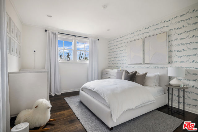 2241 Canyonback Road, Los Angeles CA: https://media.crmls.org/mediaz/b11260a1-3a32-4edb-bc47-297125860d98.jpg