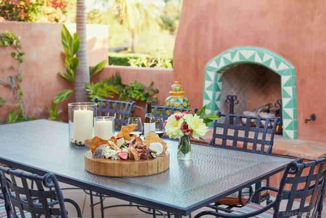 6122 Calle Valencia, Rancho Santa Fe CA: https://media.crmls.org/mediaz/b112641a-7eea-4b79-9ba7-24c47b9b908f.jpg