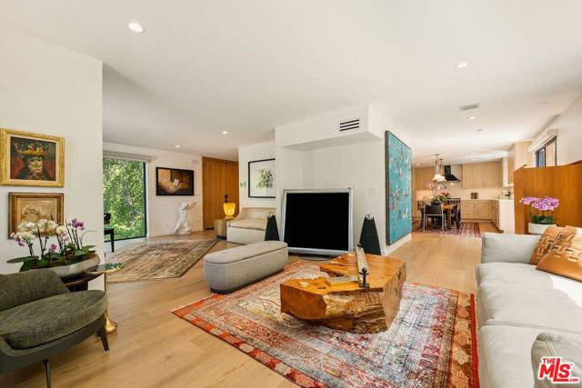 2450 Coldwater Canyon Drive photo 3