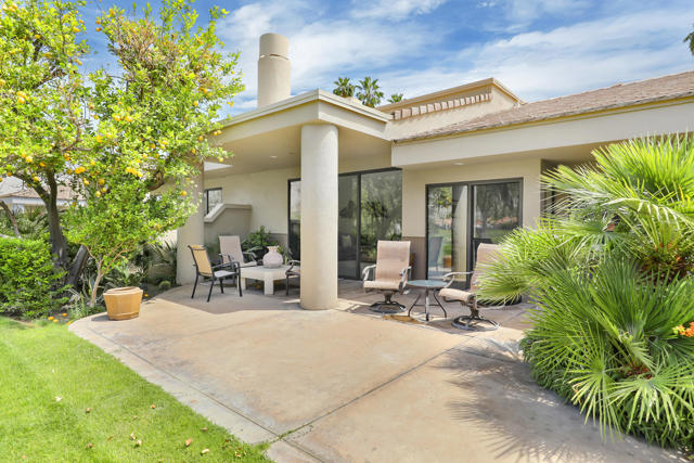 79754 Arnold Palmer, La Quinta CA: https://media.crmls.org/mediaz/b113ca54-5e69-4e51-a499-b665d171d55b.jpg