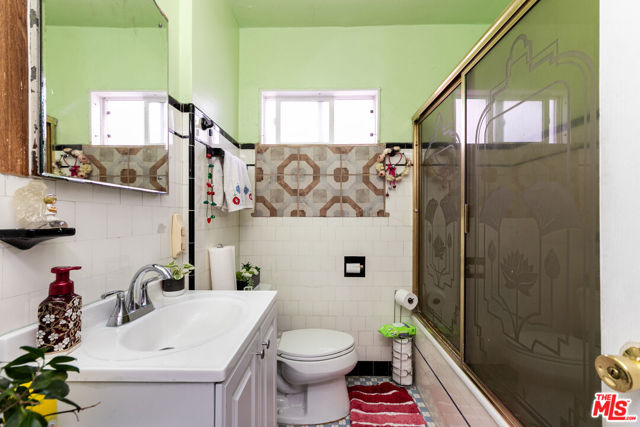 1841 Clyde Avenue, Los Angeles CA: https://media.crmls.org/mediaz/b1145930-6f46-4790-8d40-40348018607a.jpg