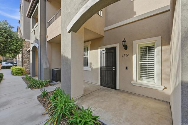 Detail Gallery Image 2 of 32 For 1504 Mirabelle Ln, Santee,  CA 92071 - 3 Beds | 3/1 Baths