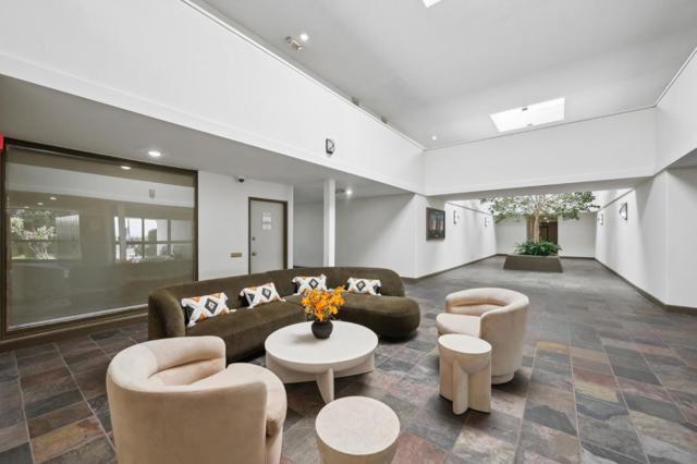 2101 Shoreline Drive, Alameda CA: https://media.crmls.org/mediaz/b114ff4b-3231-4909-b7df-a4e7b93d13e5.jpg