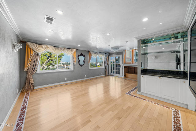 Detail Gallery Image 21 of 43 For 1118 Oberlin Dr, Glendale,  CA 91205 - 3 Beds | 2/1 Baths