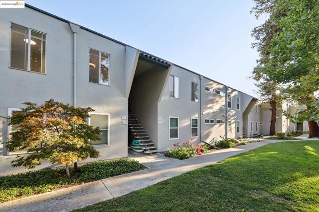 1001 Murrietta, Livermore CA: https://media.crmls.org/mediaz/b1159fac-9b66-434e-b030-f69a1bc1a0ef.jpg