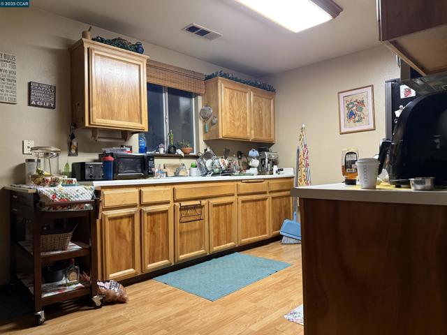 2306 River Ct, Delano CA: https://media.crmls.org/mediaz/b115c9ba-caa4-43d9-ae8f-3d009e15e56a.jpg