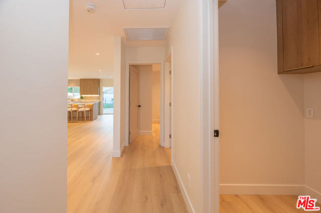 5325 S Victoria Avenue, Los Angeles CA: https://media.crmls.org/mediaz/b11730e2-13a1-43d0-a354-ada1098a01b2.jpg