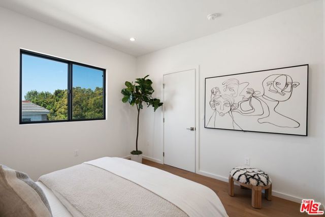 12614 Venice Boulevard, Los Angeles CA: https://media.crmls.org/mediaz/b117386c-7117-4369-8cc8-e632d9d930a8.jpg