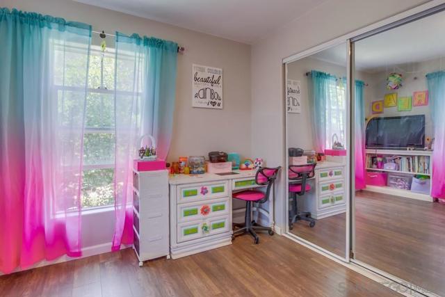 210 Frances Dr, El Cajon CA: https://media.crmls.org/mediaz/b117b953-a15a-477e-9411-6c2c8d2d45d9.jpg