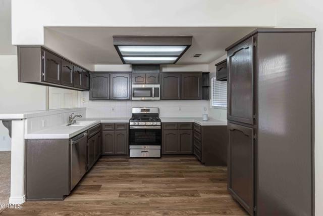 Detail Gallery Image 16 of 39 For 10908 Royal Ascot Ave, Bakersfield,  CA 93312 - 4 Beds | 2 Baths