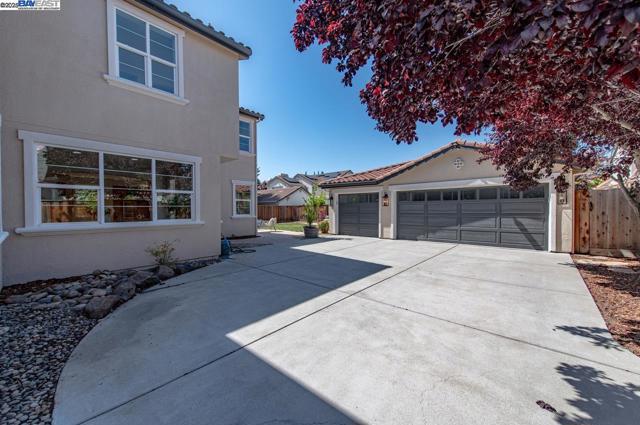 5640 Carnegie Way, Livermore CA: https://media.crmls.org/mediaz/b1187e5a-49a8-4f76-bc6f-1f42395c4469.jpg