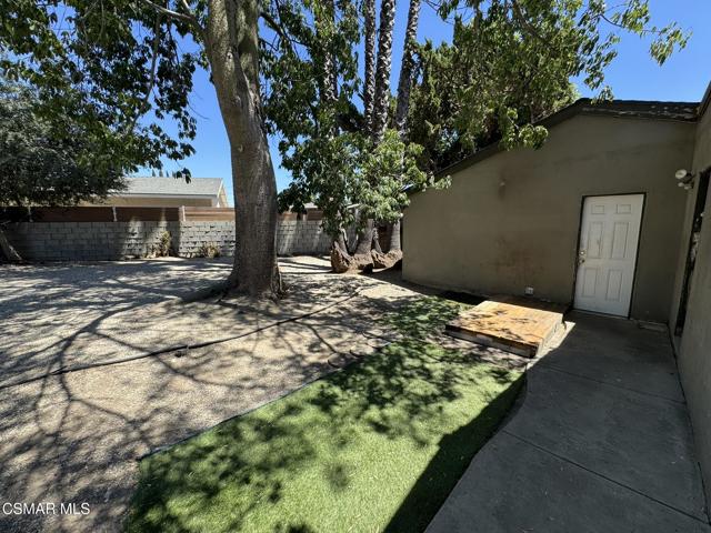 1749 Wilton Street, Simi Valley CA: https://media.crmls.org/mediaz/b1188907-22f3-4fc0-bfbf-e53c8b7c2ff8.jpg